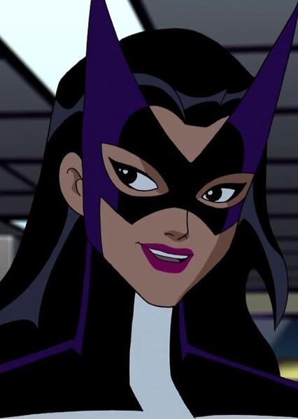 Huntress (Helena Bertinelli) photo