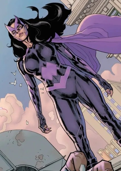 Huntress (Helena Wayne) photo