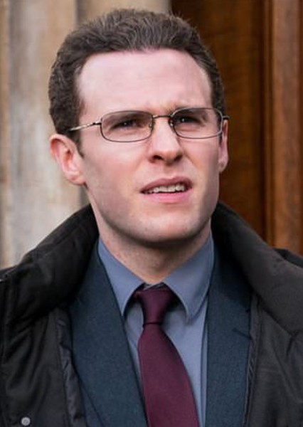 Iain De Caestecker photo
