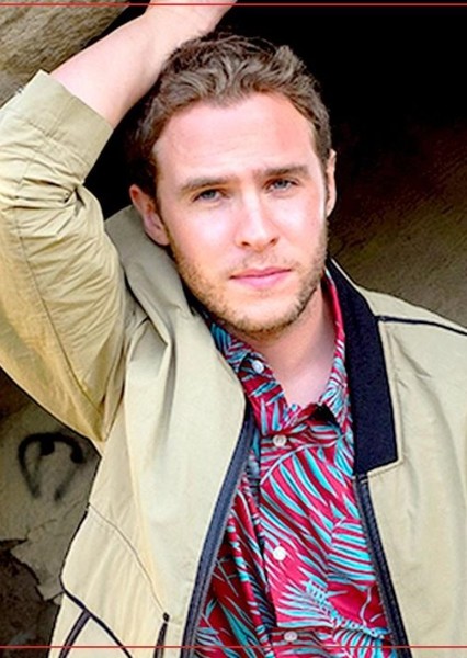 Iain De Caestecker photo