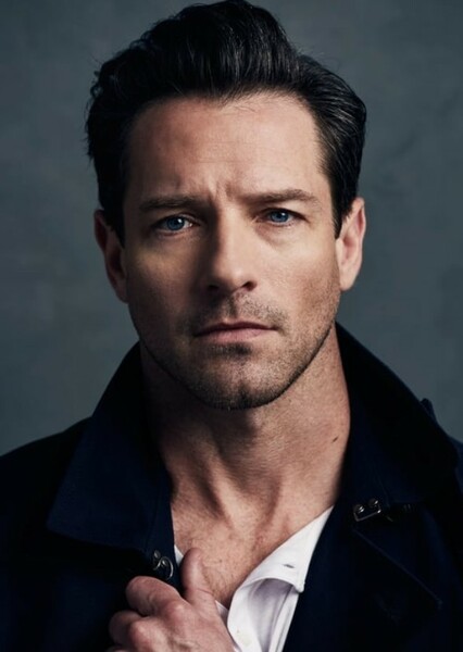 Ian Bohen photo