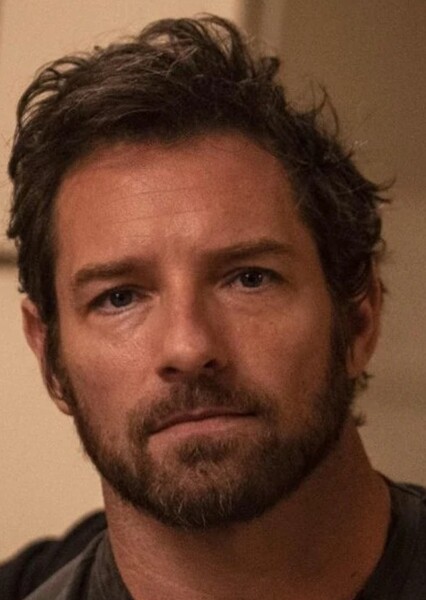 Ian Bohen photo
