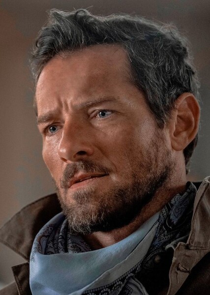 Ian Bohen photo
