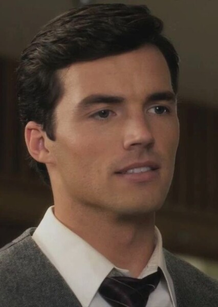 Ian Harding photo