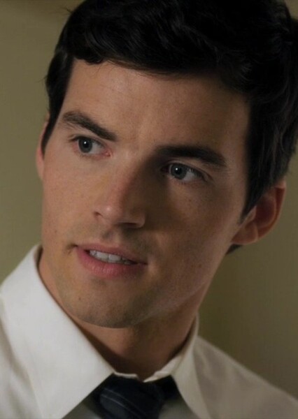 Ian Harding photo
