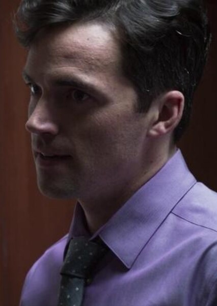 Ian Harding photo