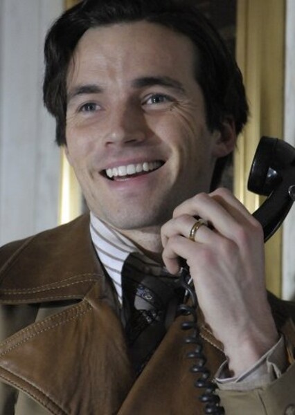 Ian Harding photo