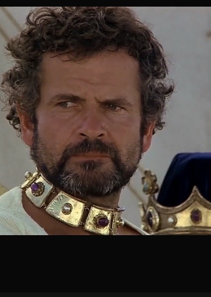 Ian Holm
