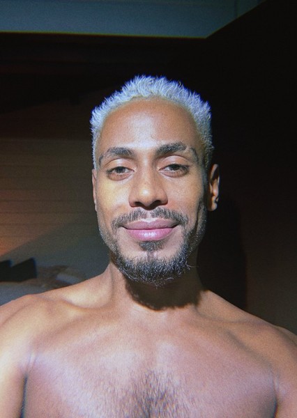 Ícaro Silva photo