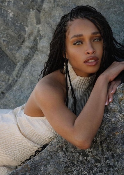 Idania Hopkin photo