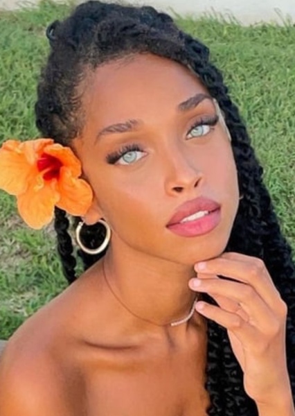 Idania Hopkin photo