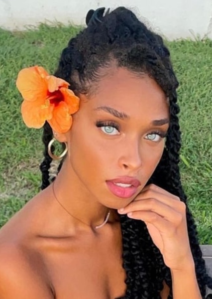 Idania Hopkin photo