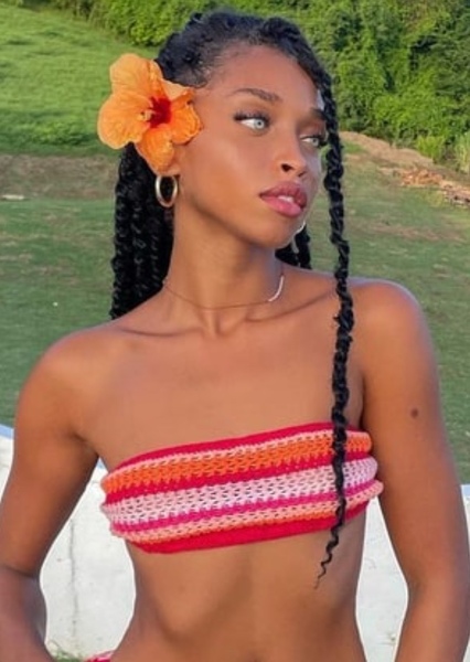 Idania Hopkin photo