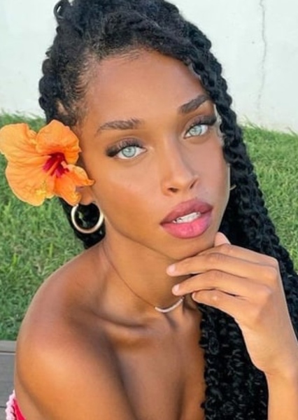 Idania Hopkin photo