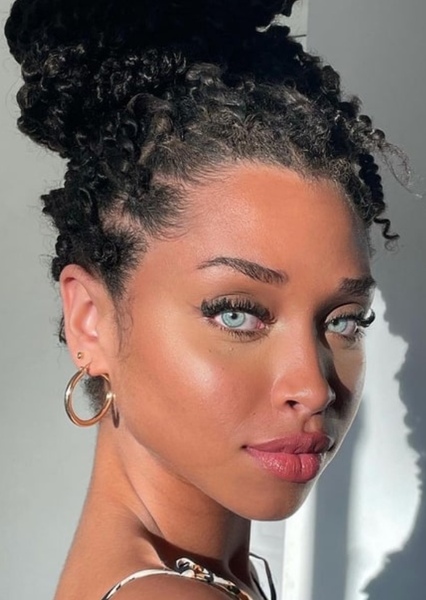 Idania Hopkin photo
