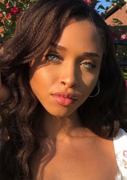 Idania Hopkin photo