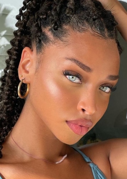 Idania Hopkin photo