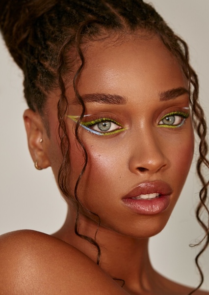 Idania Hopkin