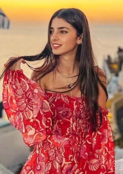 Ifigeneia Tzola photo
