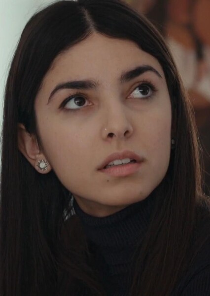 Ifigeneia Tzola photo