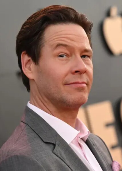 Ike Barinholtz photo