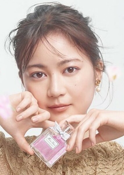Erika Ikuta photo