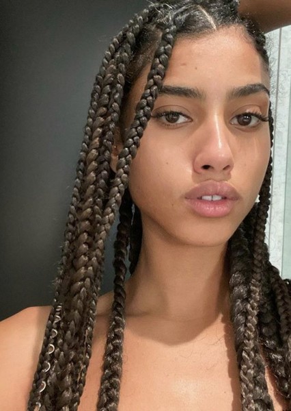 Imaan Hammam photo