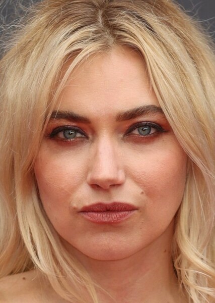 Imogen Poots photo