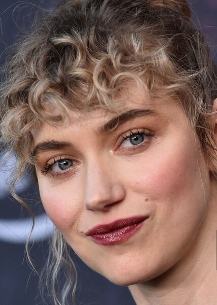 Imogen Poots photo