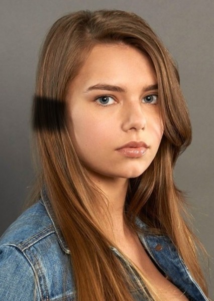 Indiana Evans photo