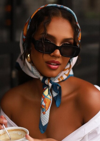 Indira Ampiot photo