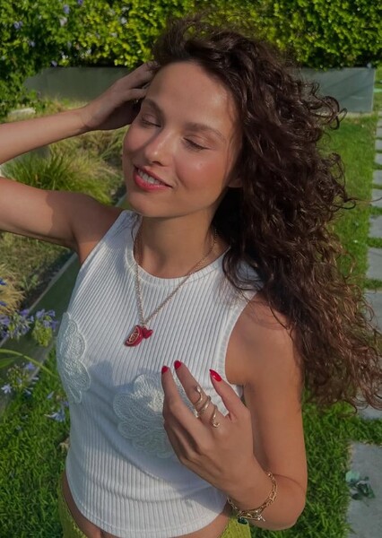 İpek Çiçek photo