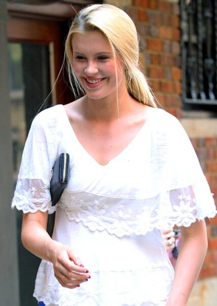 Ireland Baldwin photo
