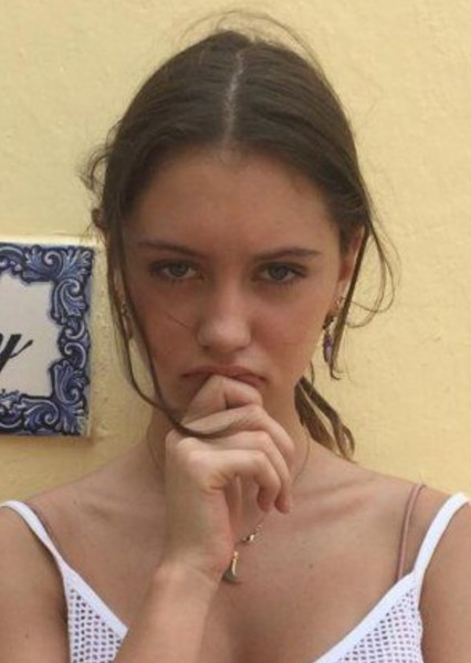 Iris Law photo