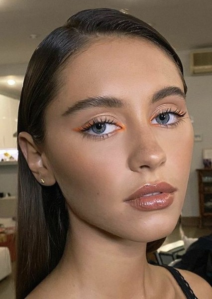 Iris Law photo