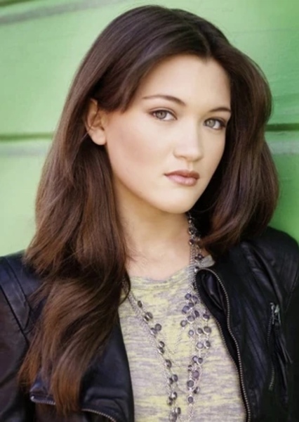 Isa Briones photo