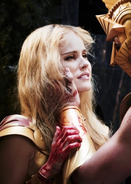 Isabel Lucas photo