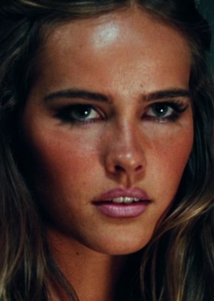 Isabel Lucas
