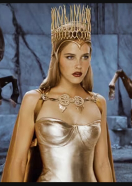 Isabel Lucas photo
