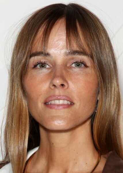 Isabel Lucas photo