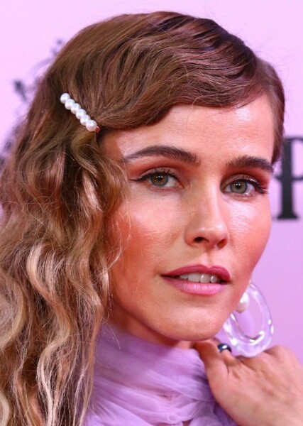 Isabel Lucas photo