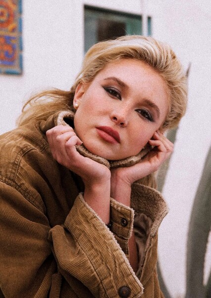 Isabel May photo