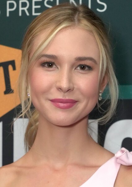 Isabel May photo