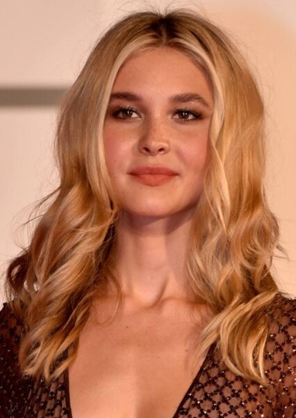 Isabel May photo