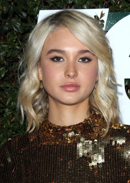 Isabel May photo