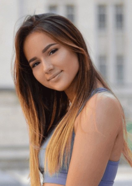Isabela Fernandez photo