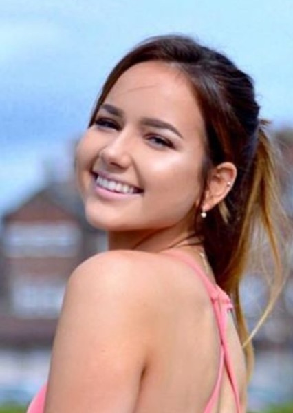 Isabela Fernandez photo