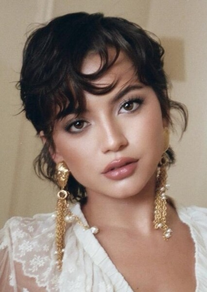 Isabela Merced photo