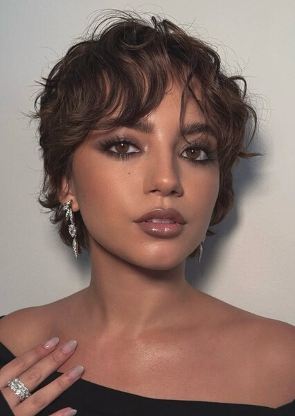 Isabela Merced photo
