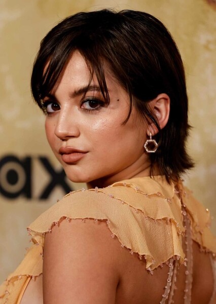 Isabela Merced photo
